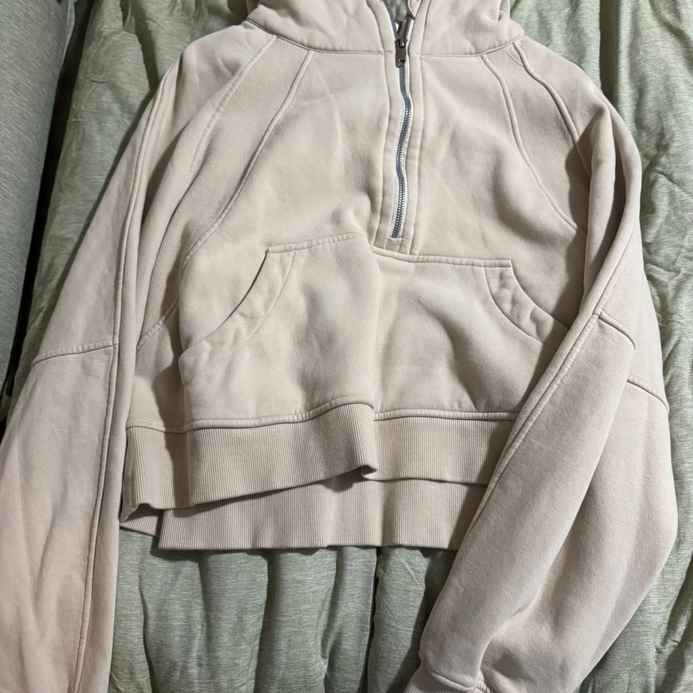 Lululemon Beige Scuba Hoodie Dup€